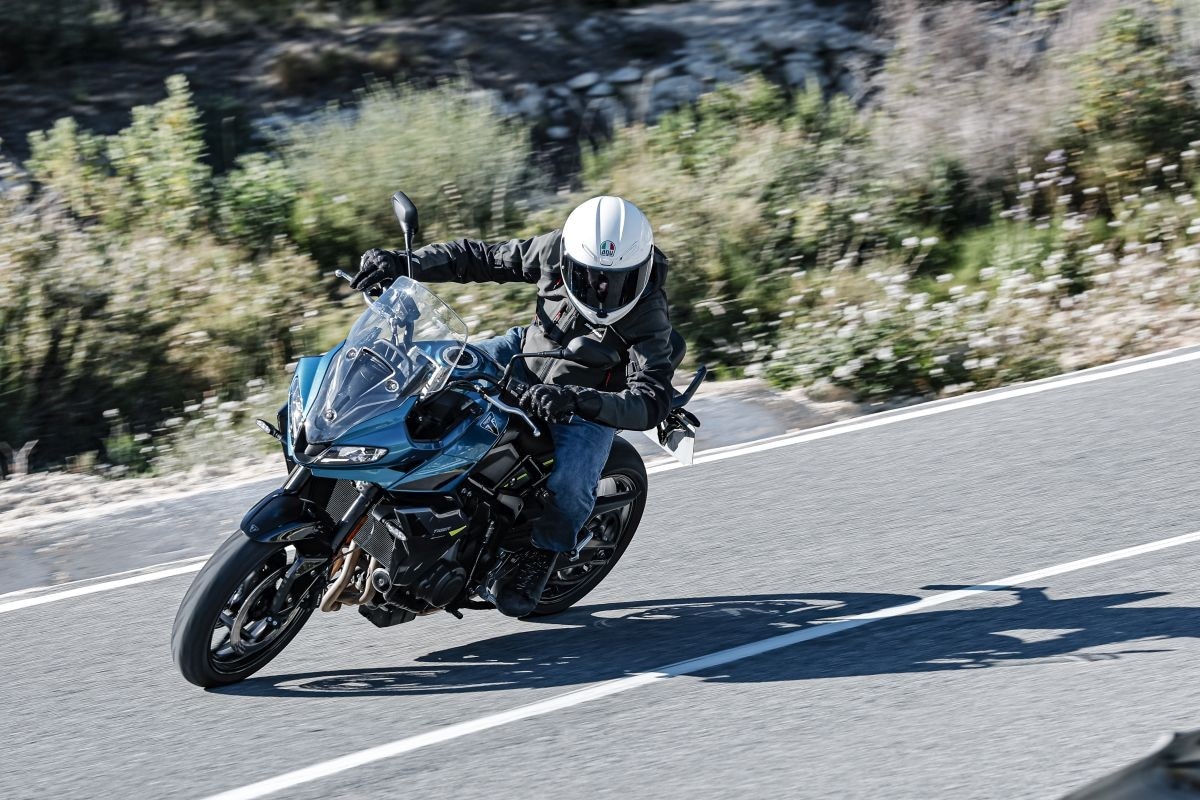 La prova della Triumph Tiger Sport 660 e della giacca Acerbis Ramsey Vented Long- -DueruoteTG #265